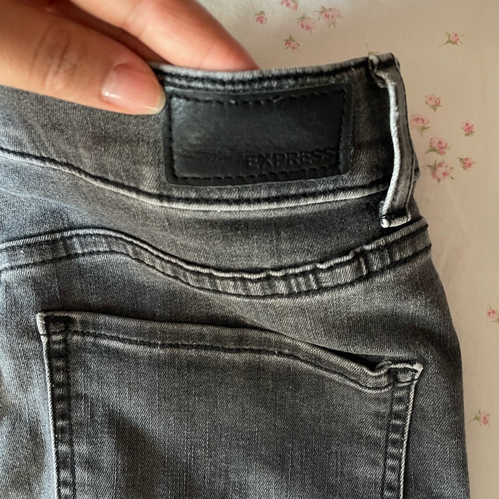 Express Jeans - Picture 3 of 6